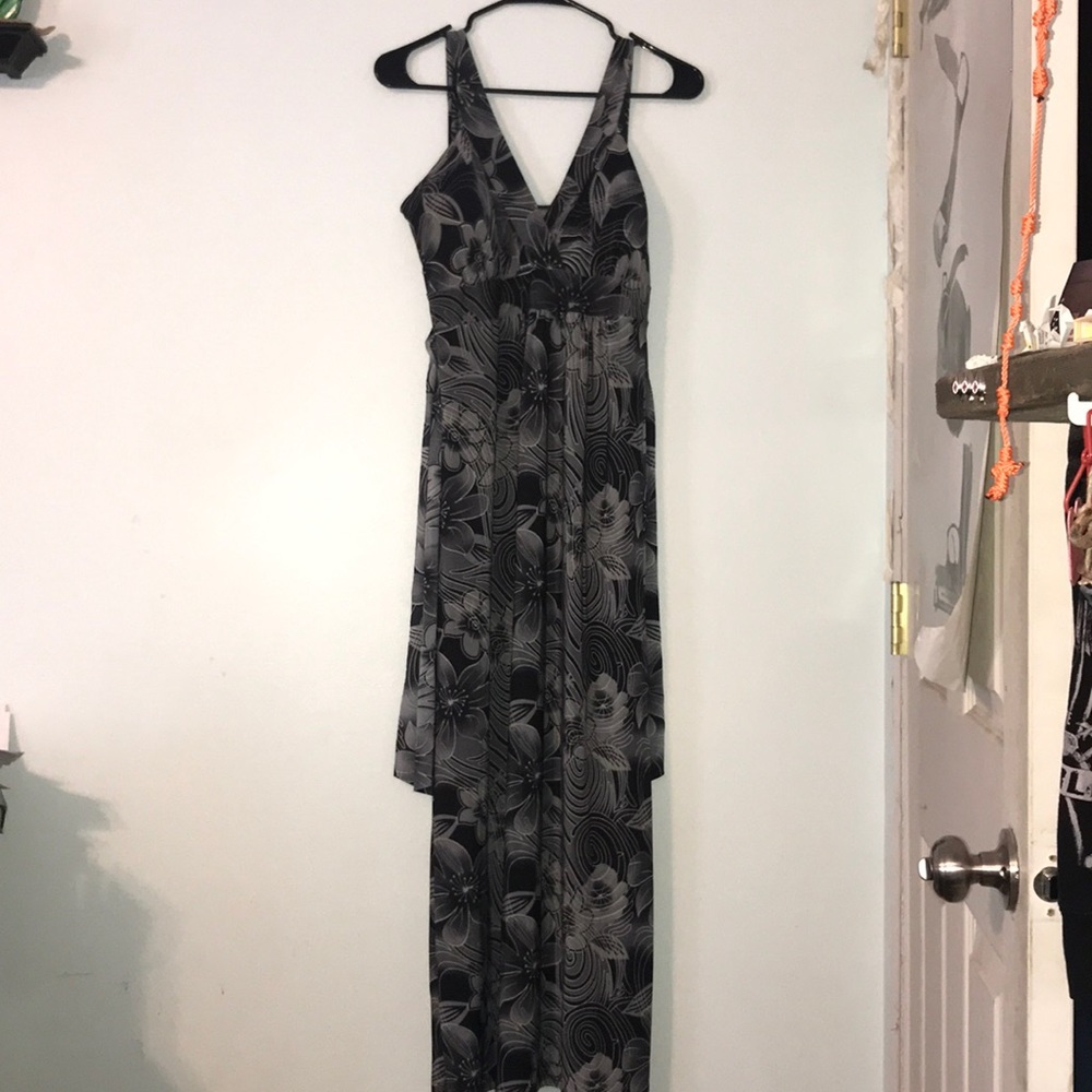 Pretty Young Thing gray floral maxi dress